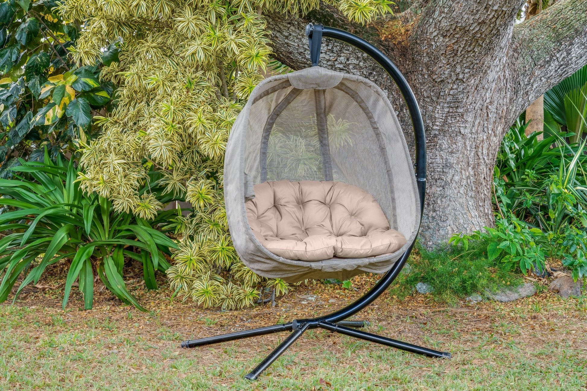 FlowerHouse Hanging Egg Chair with stand - Outdoor Oasis